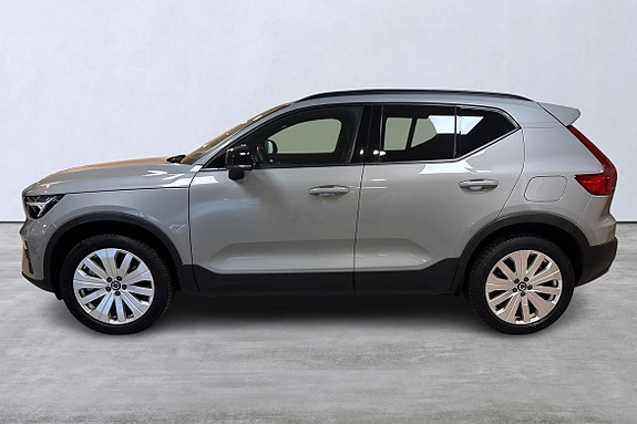 Volvo EX40 2 of 16