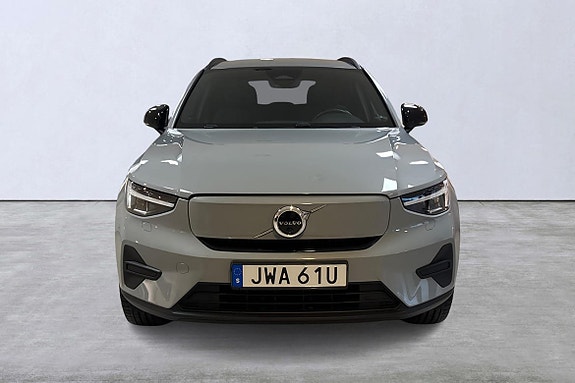 Volvo EX40 7 of 16