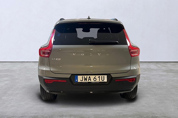 Volvo EX40 5 of 16