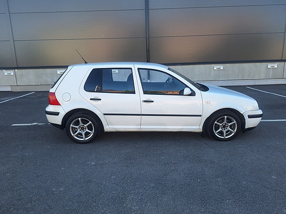 Volkswagen Golf IV 3 of 5