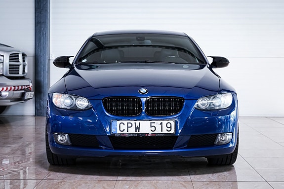 BMW 325i 2 of 5