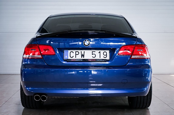 BMW 325i 11 of 30