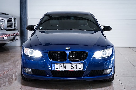 BMW 325i 5 of 5