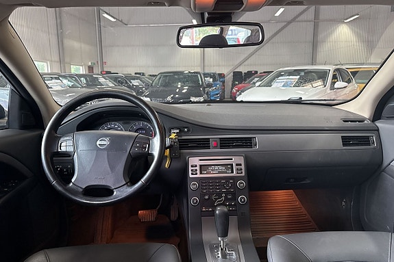 Volvo V70 14 of 23