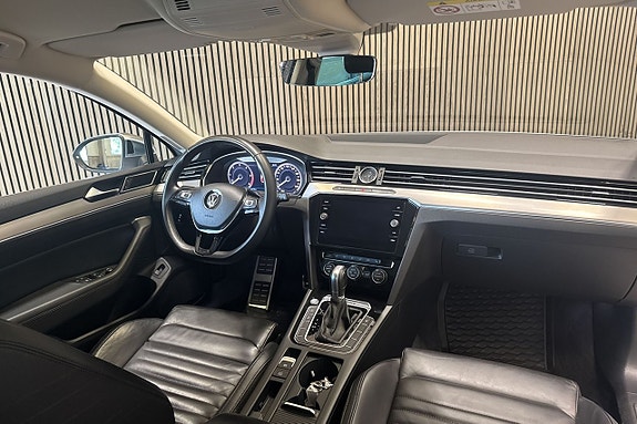 Volkswagen Passat Alltrack 6 of 11