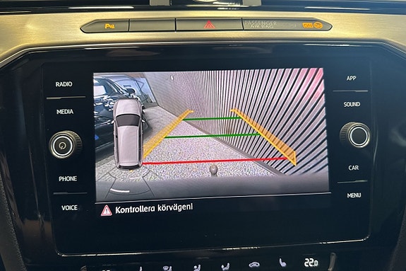 Volkswagen Passat Alltrack 10 of 11