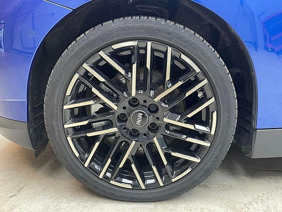 MINI Cooper SE 10 of 15