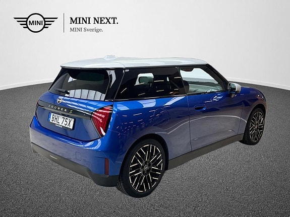 MINI Cooper SE 4 of 15