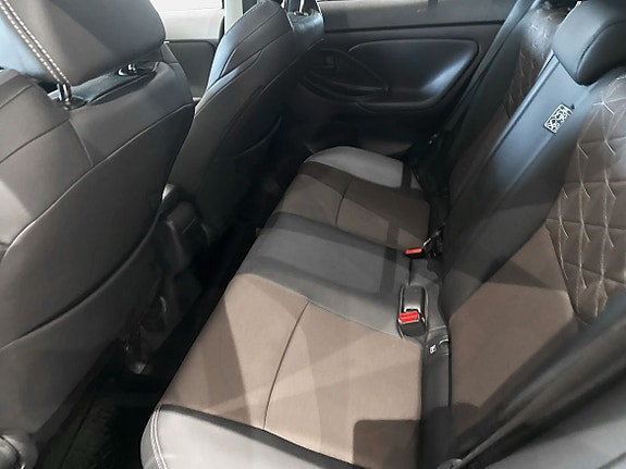 Toyota Yaris Cross 8 of 11