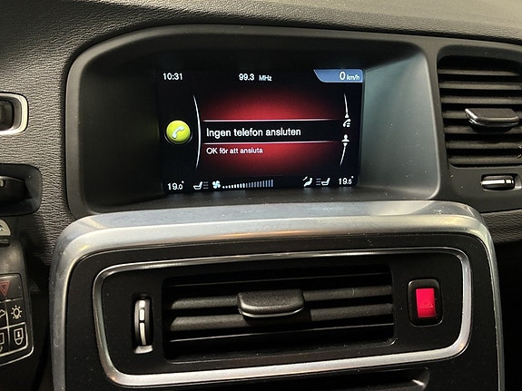 Volvo V60 Cross Country 15 of 18