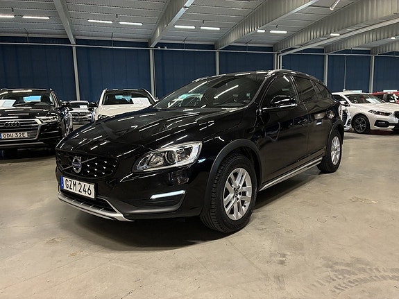 Volvo V60 Cross Country 7 of 18