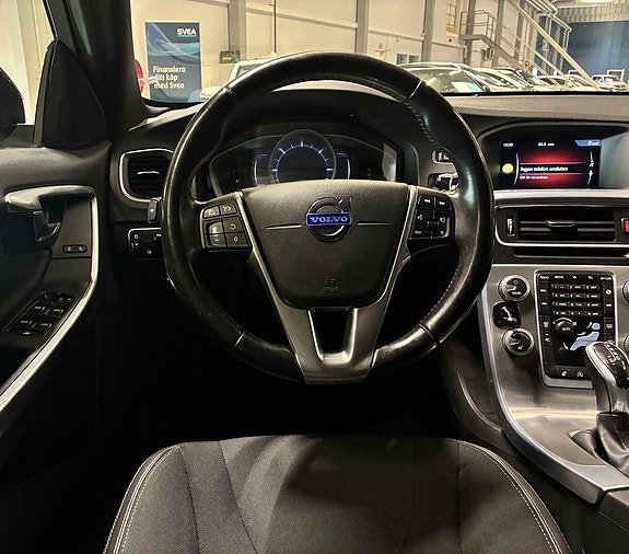 Volvo V60 Cross Country 12 of 18