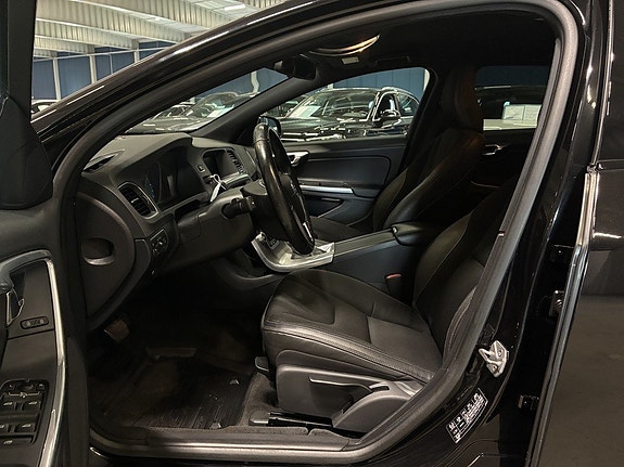 Volvo V60 Cross Country 8 of 18