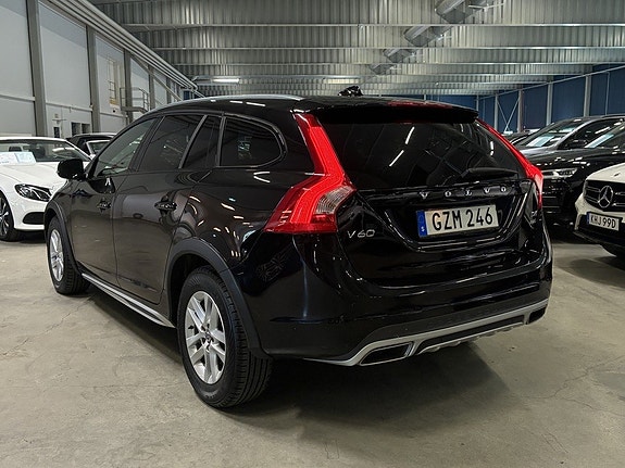 Volvo V60 Cross Country 5 of 5