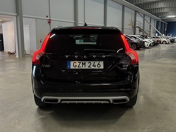 Volvo V60 Cross Country 4 of 5