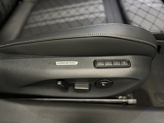 Volkswagen Passat 8 of 15