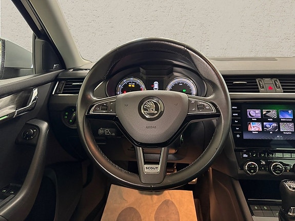Skoda Octavia Scout 5 of 5