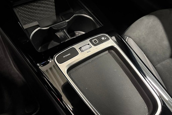 Mercedes-Benz CLA250 e 13 of 20