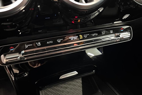 Mercedes-Benz CLA250 e 14 of 20