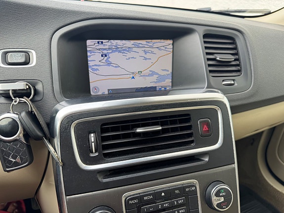 Volvo V60 8 of 9