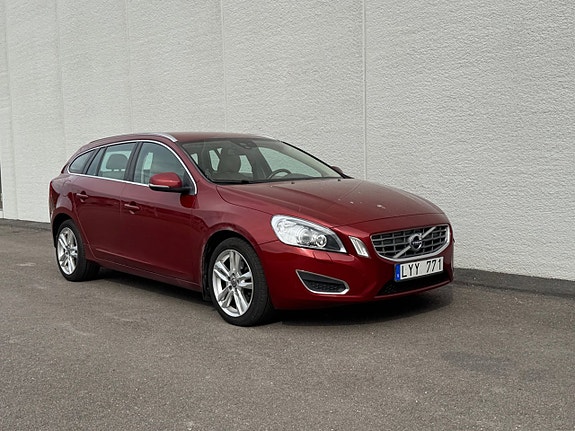 Volvo V60 2 of 9