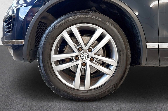 Volkswagen Touareg 9 of 17