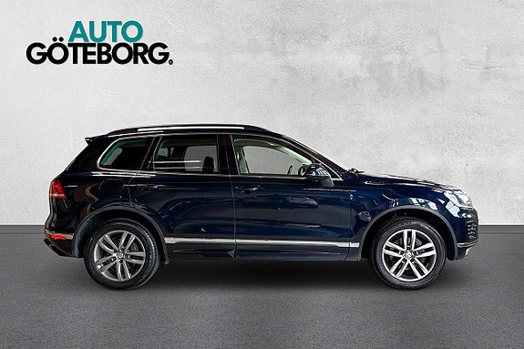 Volkswagen Touareg 3 of 17
