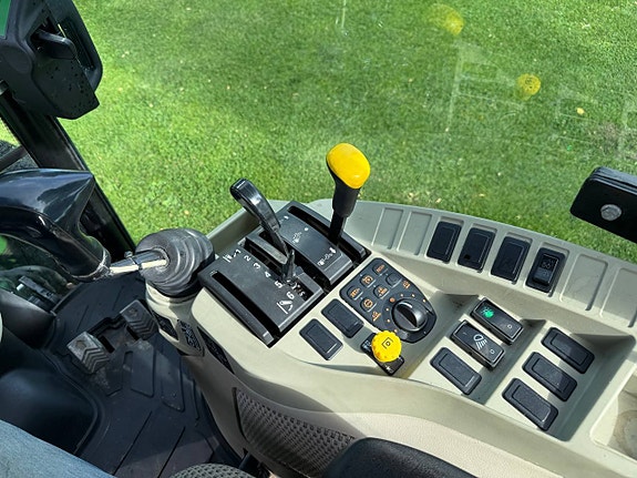 John Deere 3045R Kompakttraktor Vinterutrustad 10 of 12