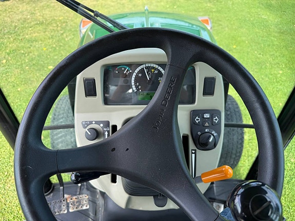 John Deere 3045R Kompakttraktor Vinterutrustad 12 of 12
