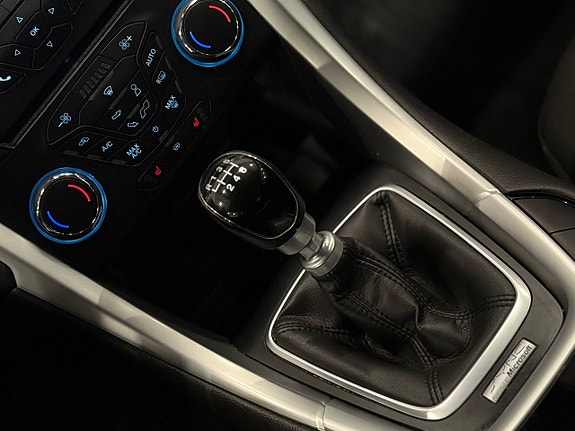Ford Mondeo 15 of 19