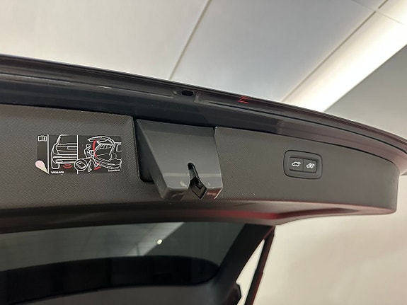 Volvo XC90 10 of 24