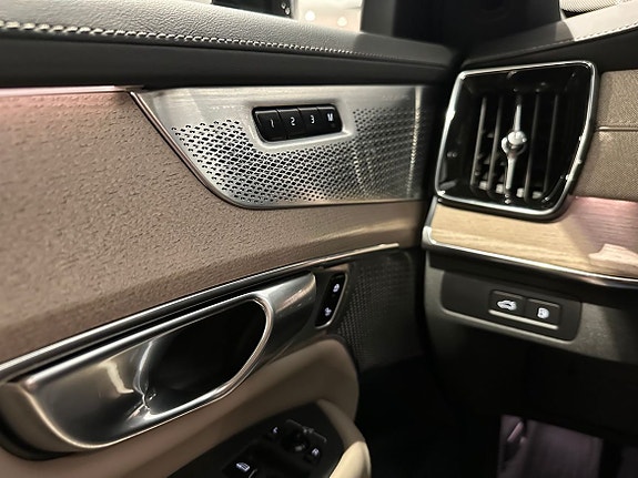 Volvo XC90 19 of 24