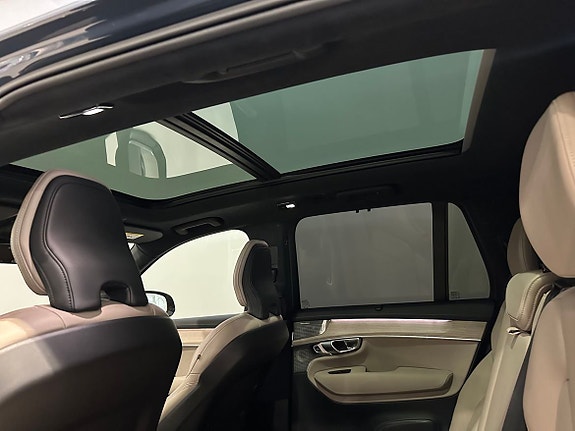 Volvo XC90 12 of 24