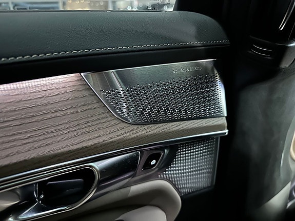 Volvo XC90 16 of 24