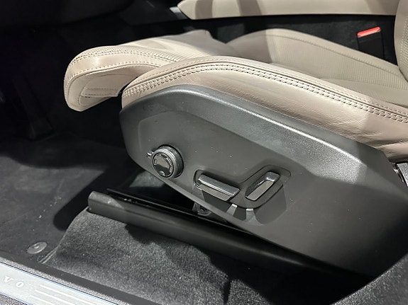 Volvo XC90 17 of 24