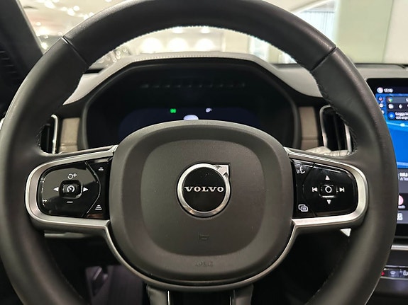 Volvo XC90 18 of 24