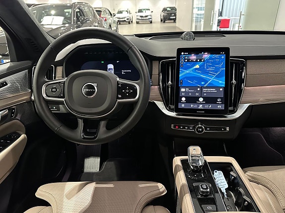 Volvo XC90 14 of 24