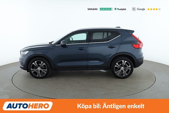 Volvo XC40 2 of 5