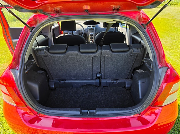 Toyota Yaris 6 of 6