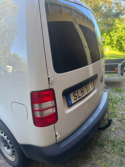 Volkswagen Caddy 2 of 5
