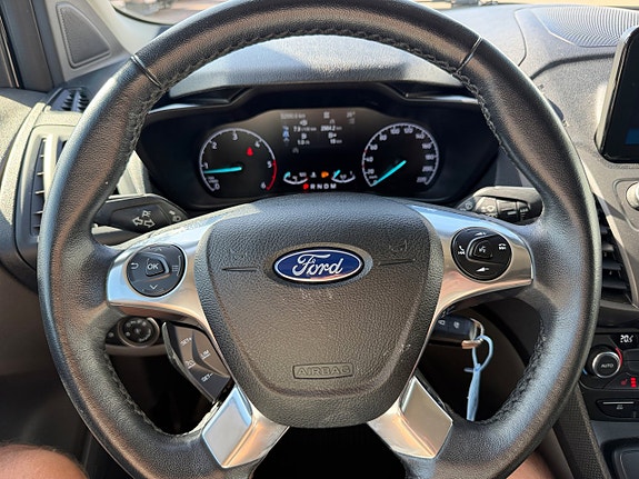 Ford Transit Connect 11 of 15