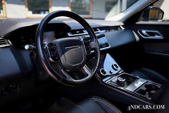 Land Rover Range Rover Velar 9 of 16