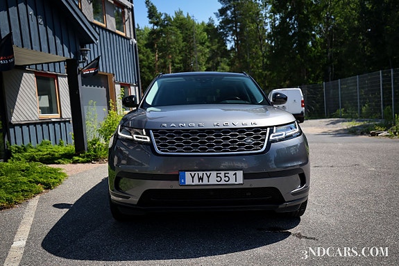 Land Rover Range Rover Velar 2 of 5