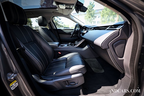 Land Rover Range Rover Velar 13 of 16