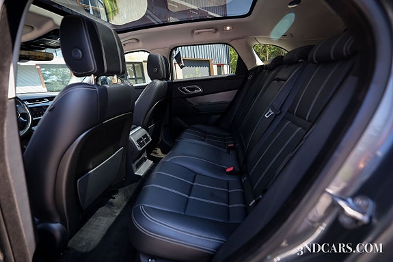 Land Rover Range Rover Velar 11 of 16