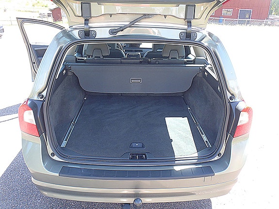 Volvo V70 10 of 14