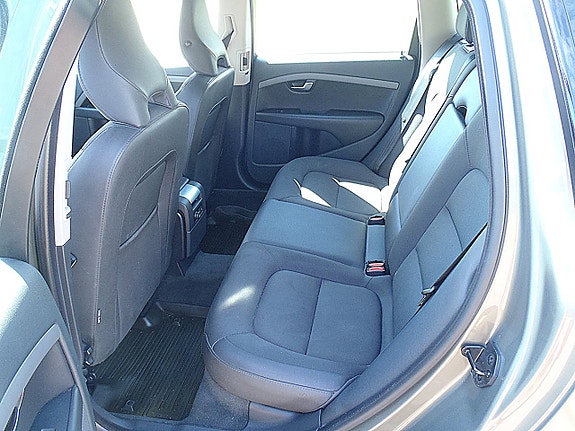 Volvo V70 9 of 14