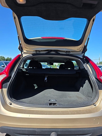 Volvo V60 3 of 5