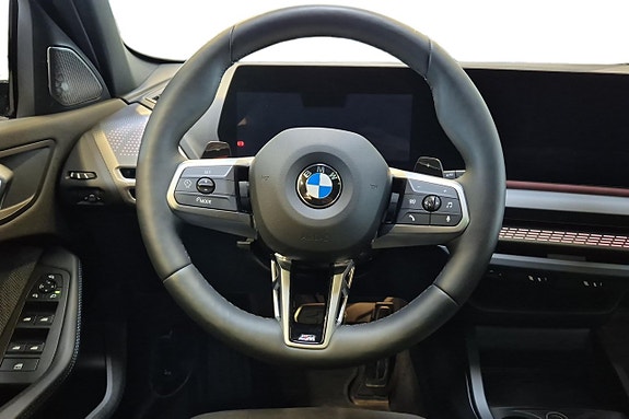 BMW 120 9 of 18