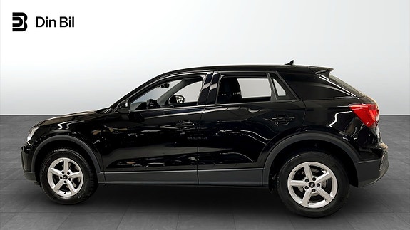 Audi Q2 2 of 5